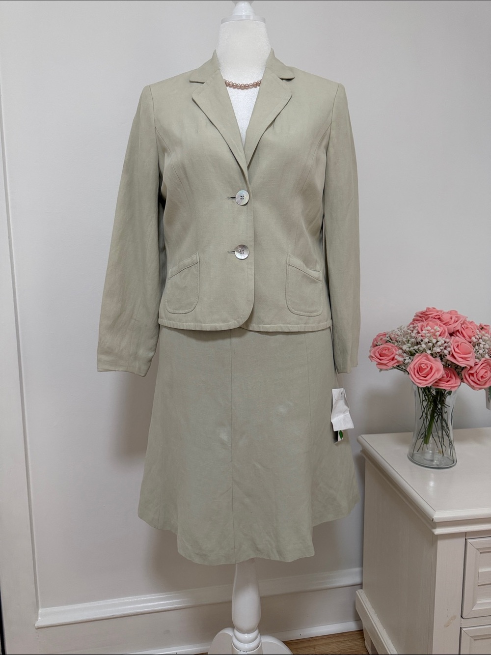 Jones Wear Two-Piece Midi Skirt Suit in Sage Green
